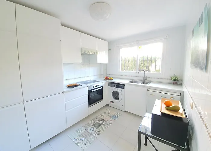 Pareada El Rodeito Con Piscina Propia Marbella