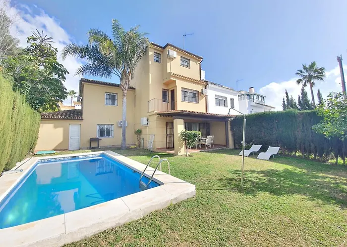 Pareada El Rodeito Con Piscina Propia * Marbella