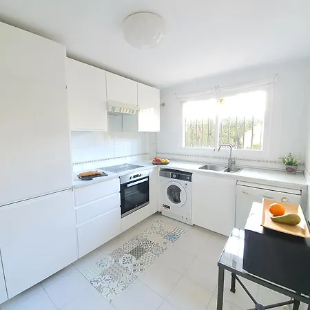 Pareada El Rodeito Con Piscina Propia Марбелья