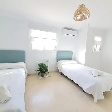 Pareada El Rodeito Con Piscina Propia Prázdninový dům