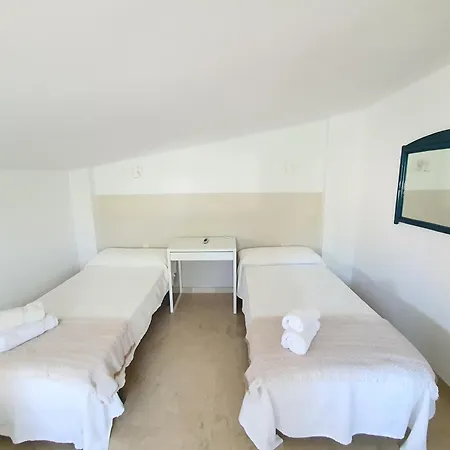 Pareada El Rodeito Con Piscina Propia