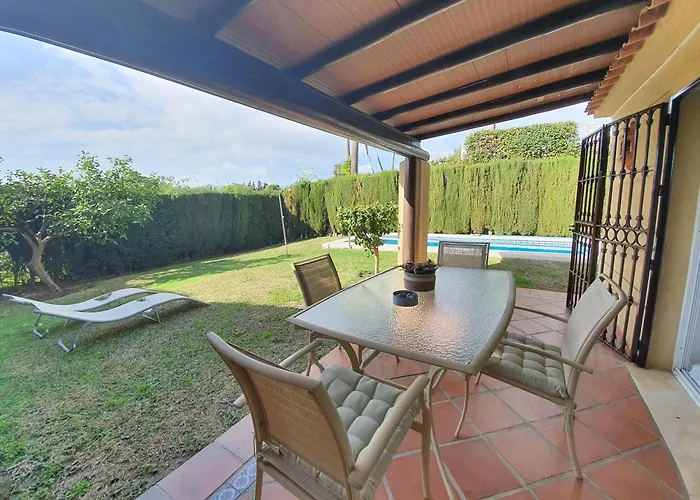 Pareada El Rodeito Con Piscina Propia Holiday home