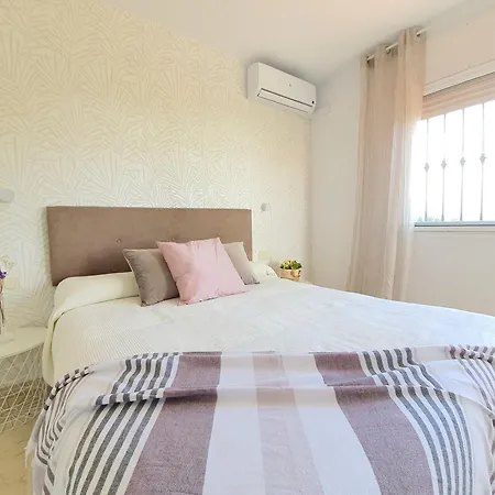 Pareada El Rodeito Con Piscina Propia Holiday home *
